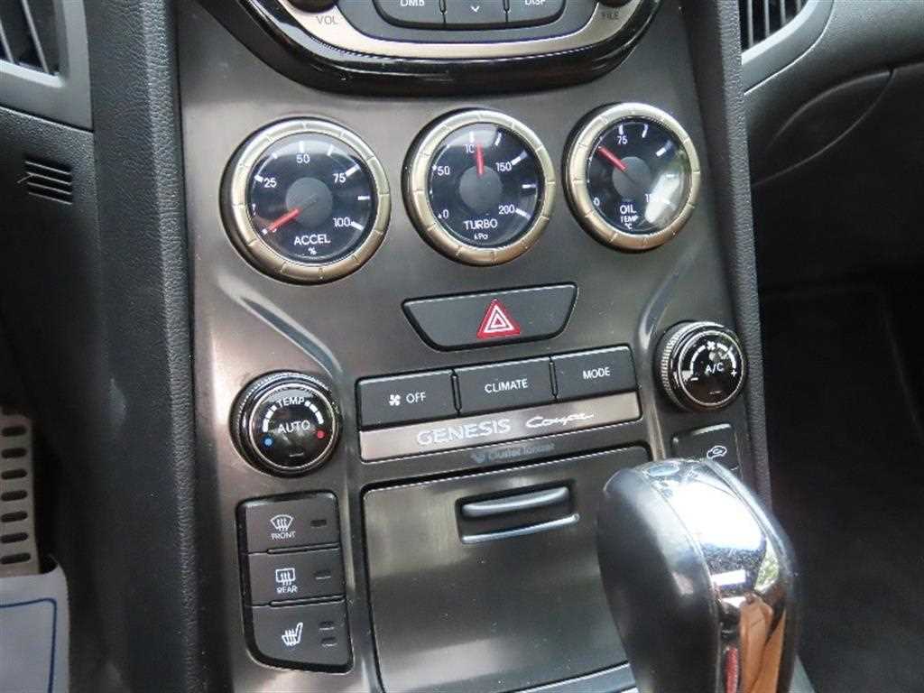 HYUNDAI Genesis - Vista 7