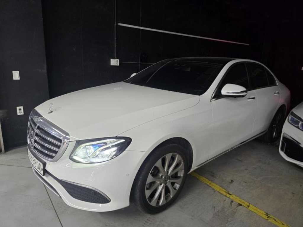 Mercedes Benz E class - Vista 2