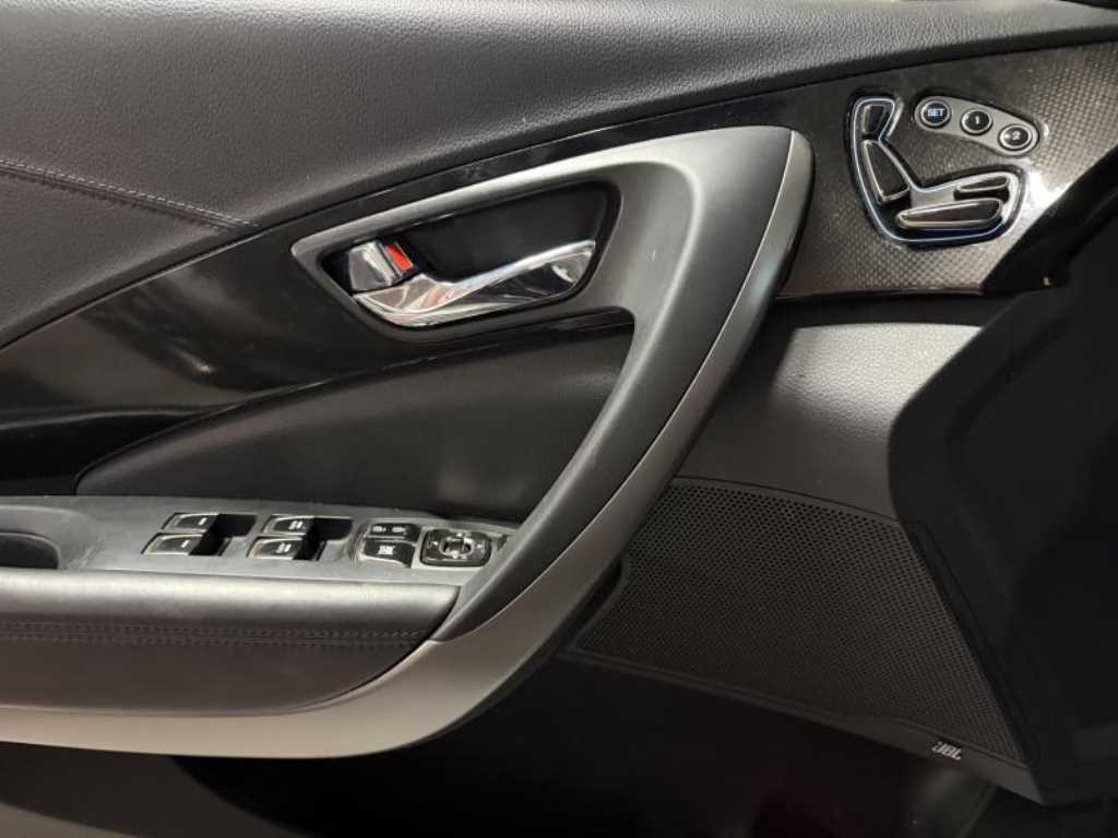 HYUNDAI Grandeur - Vista 11