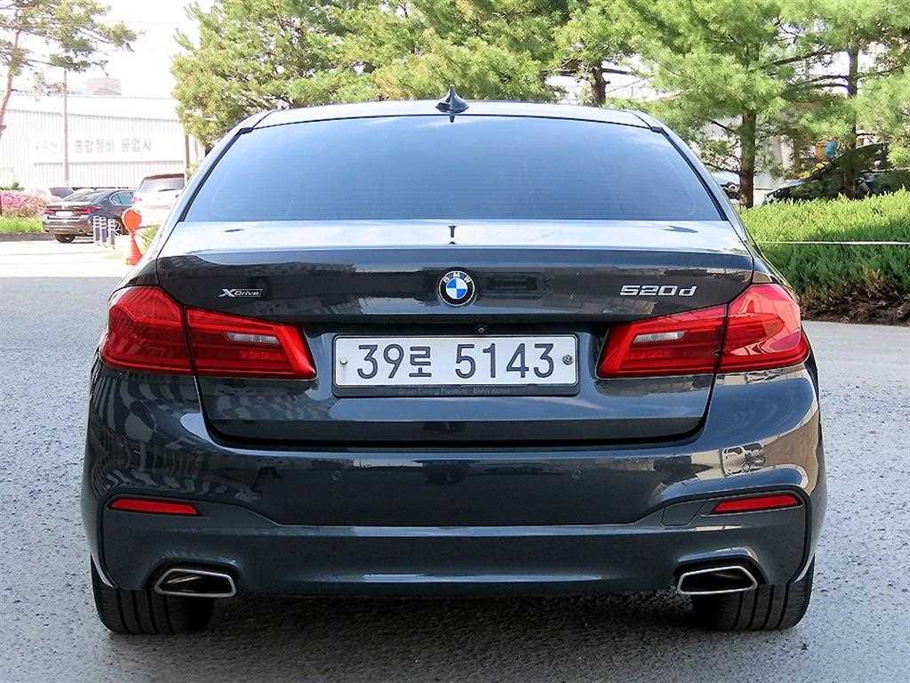BMW 5 Series - Vista 4