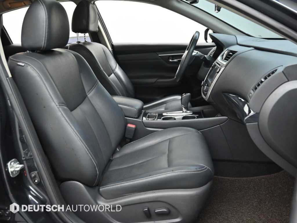 Nissan Altima - Vista 10