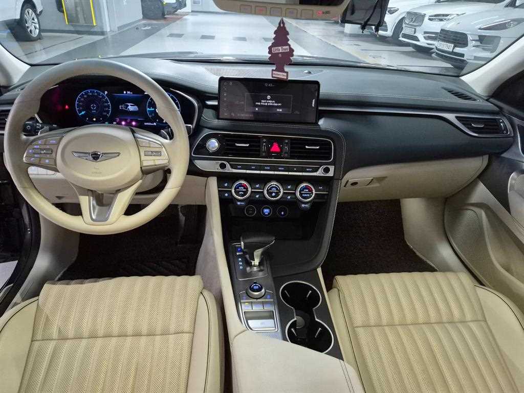 Genesis G70 - Vista 7