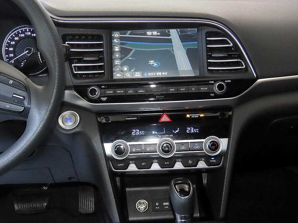 HYUNDAI Avante - Vista 11