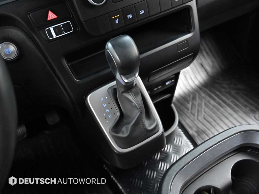 HYUNDAI Staria - Vista 9