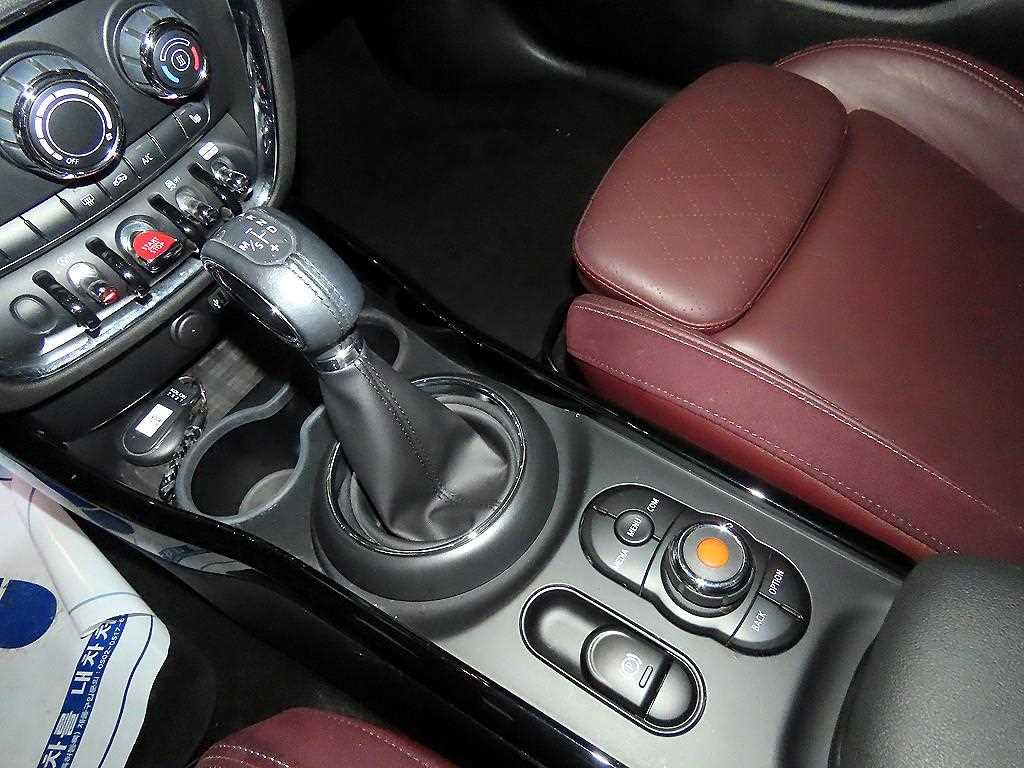 Mini Clubman - Vista 12