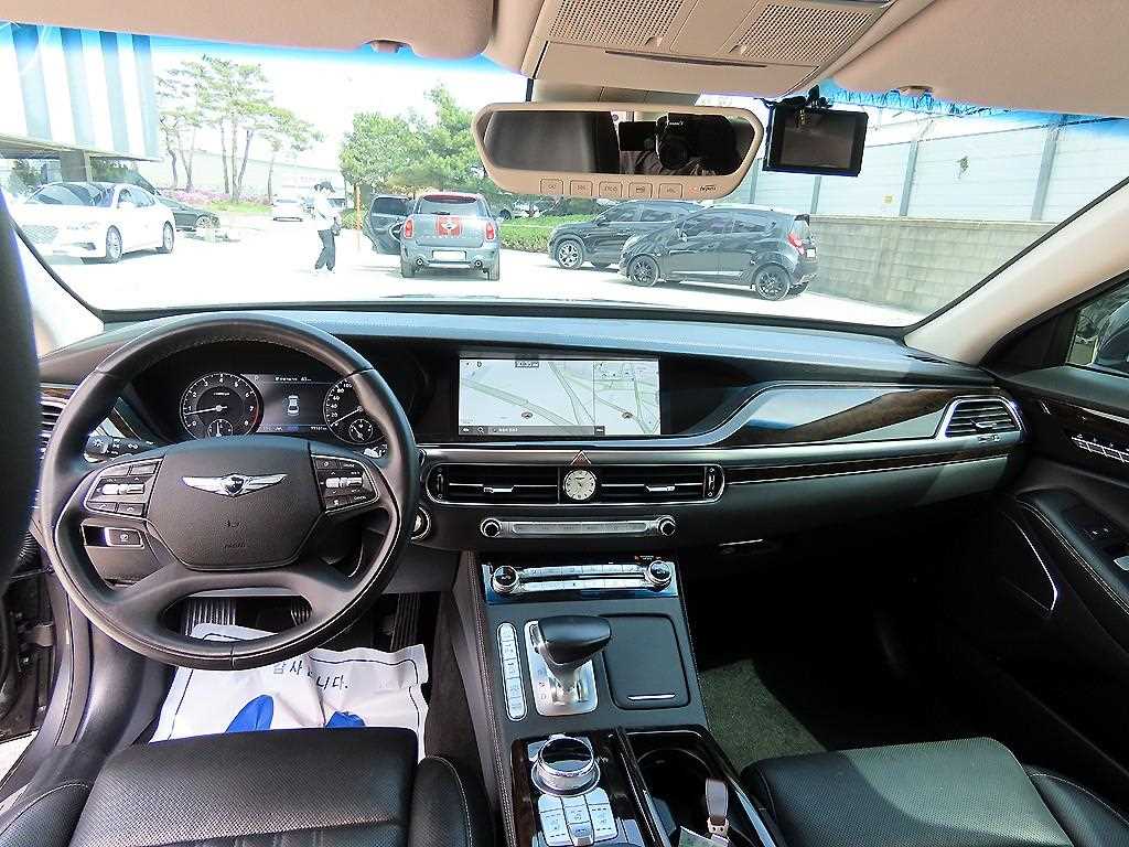 Genesis G90 - Vista 7