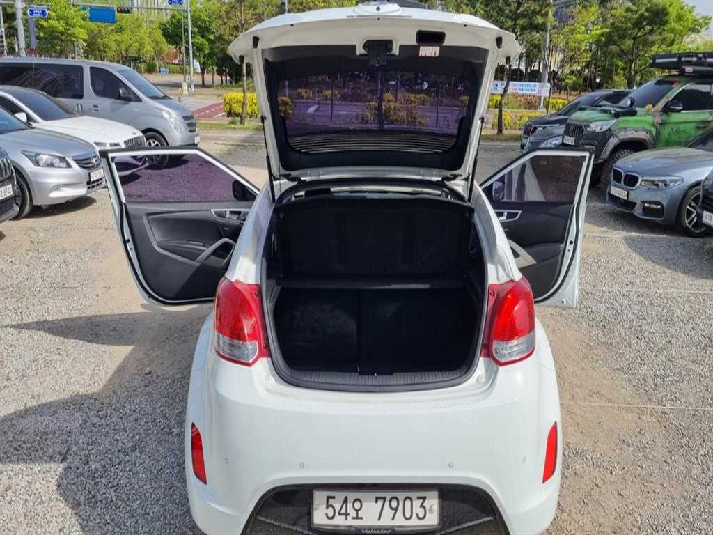 HYUNDAI Veloster - Vista 8