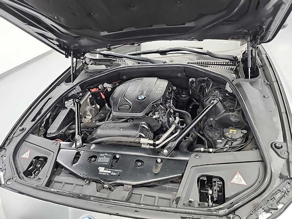 BMW 5 Series - Vista 5