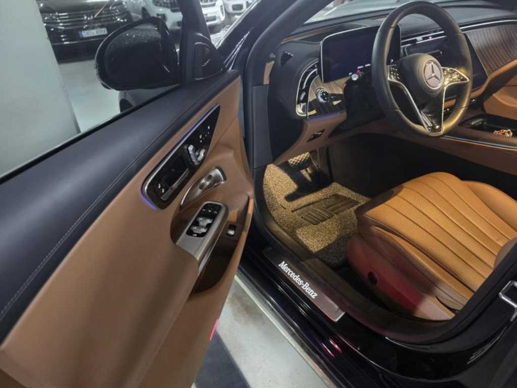 Mercedes Benz E class - Vista 3