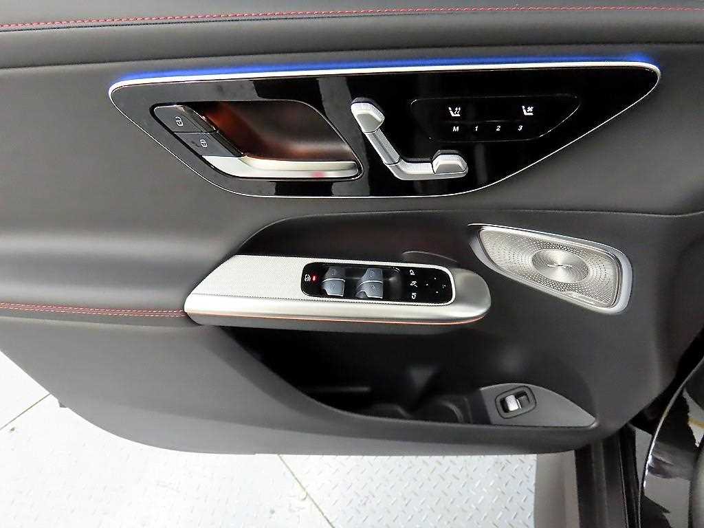 Mercedes Benz GLC Class - Vista 11
