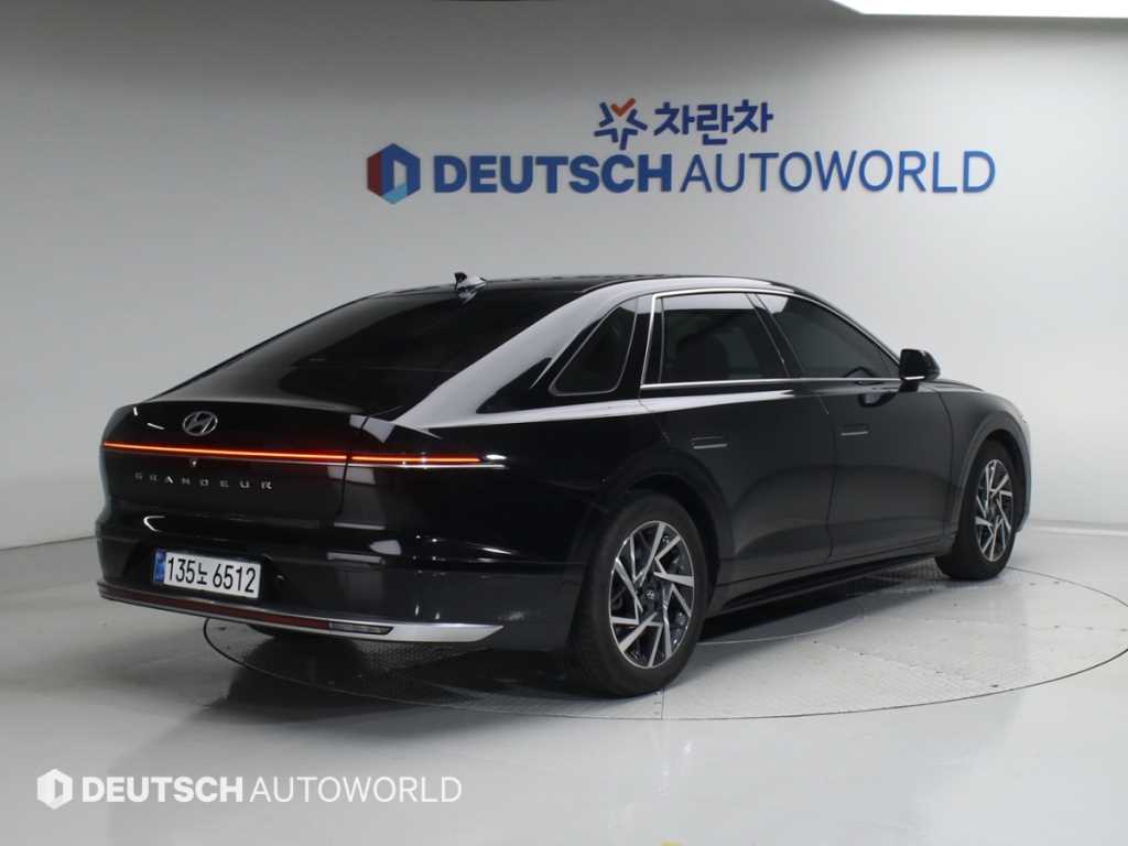 HYUNDAI Grandeur - Vista 2