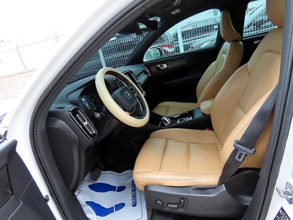 Volvo XC40 - Vista 5