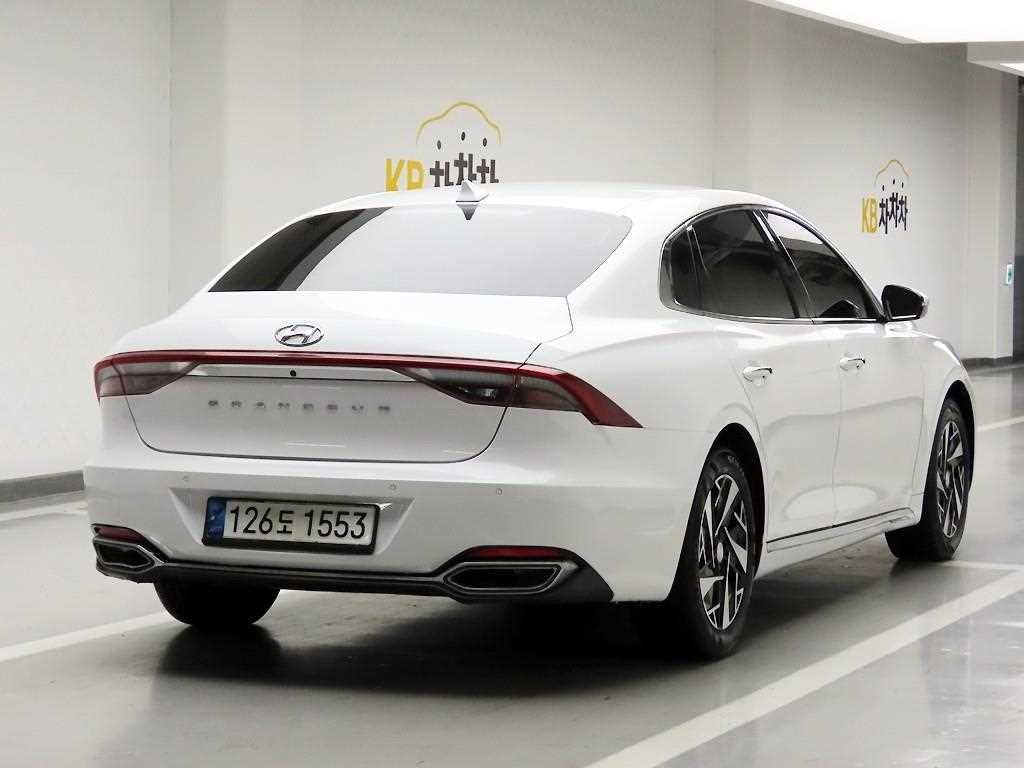 HYUNDAI Grandeur - Vista 4