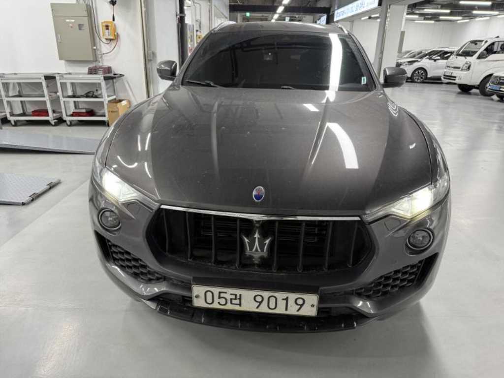 Maserati Levante 2018 Gris - Importación desde Corea - HF Imports Iquique - Foto 1