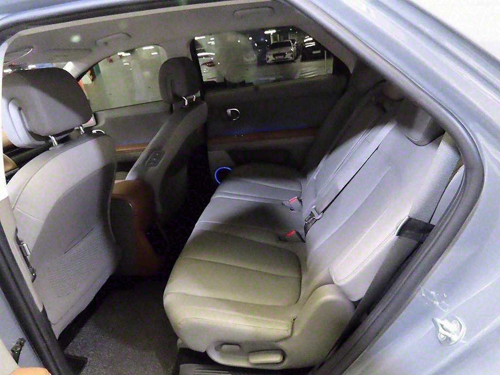 HYUNDAI Ioniq 5 - Vista 7