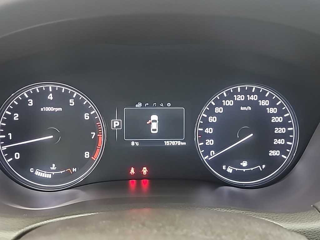 HYUNDAI Genesis - Vista 6