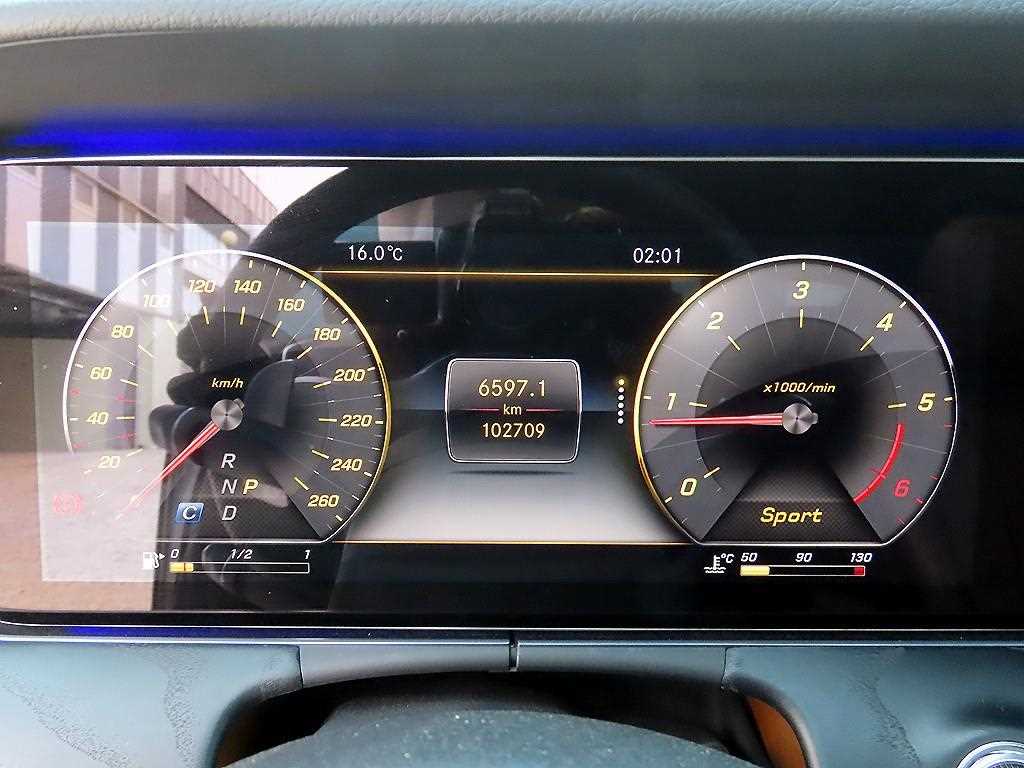 Mercedes Benz E class - Vista 10