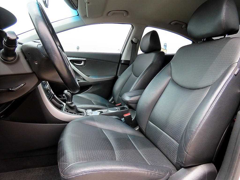 HYUNDAI Avante - Vista 6