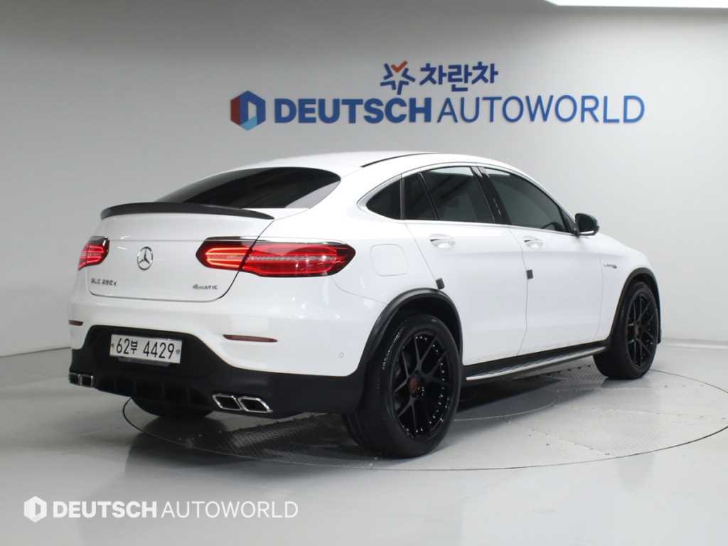 Mercedes Benz GLC Class - Vista 2