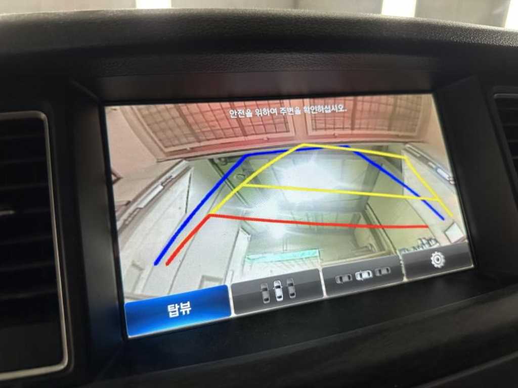 HYUNDAI Genesis - Vista 7