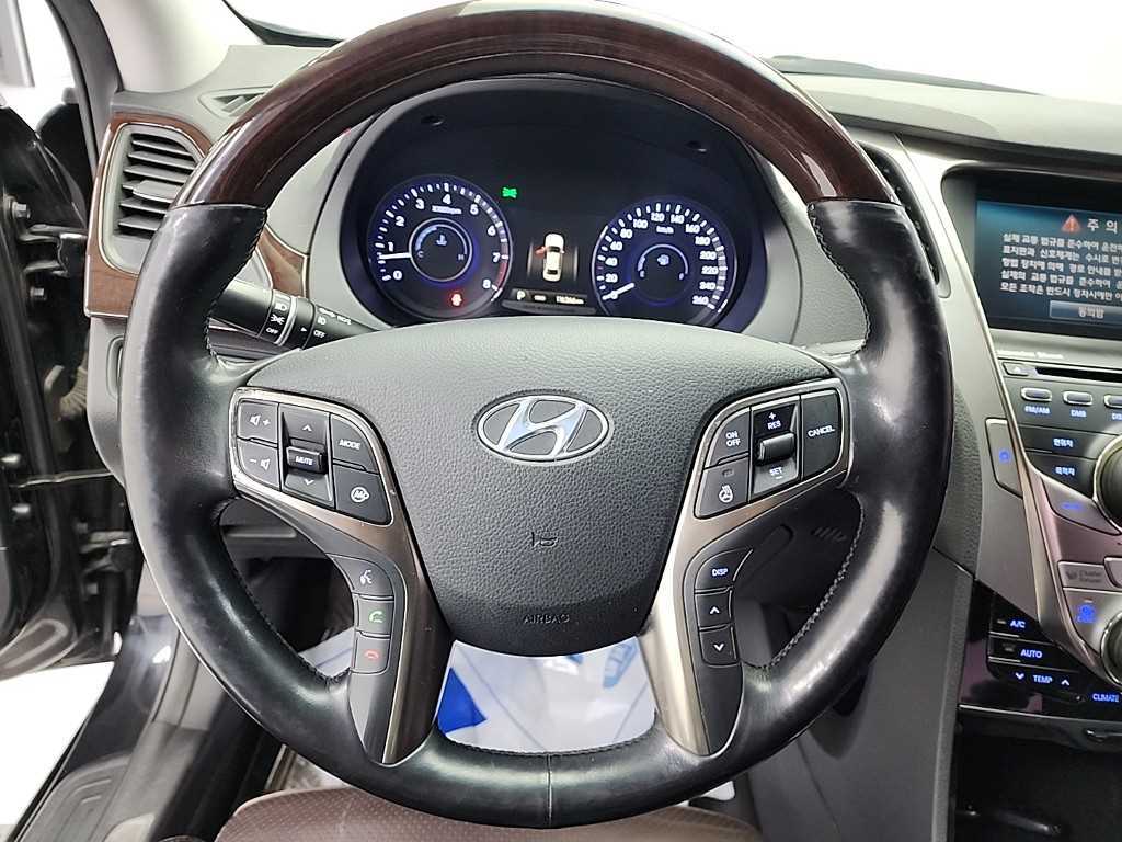 HYUNDAI Grandeur - Vista 9