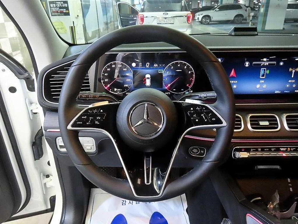 Mercedes Benz GLE Class - Vista 8