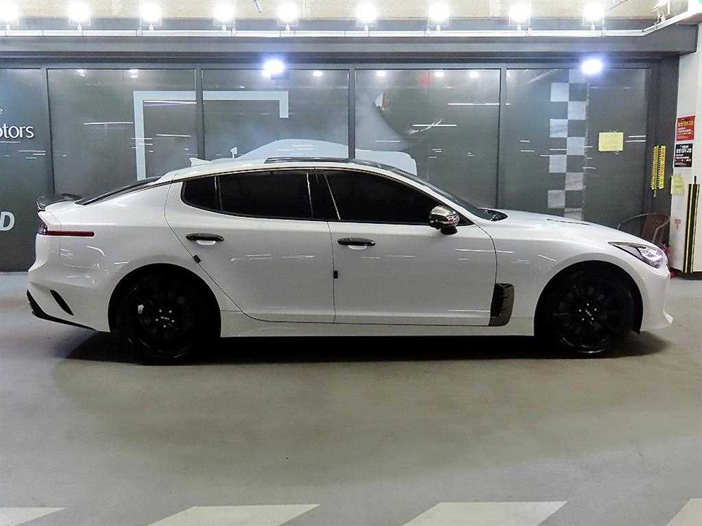KIA Stinger - Vista 3