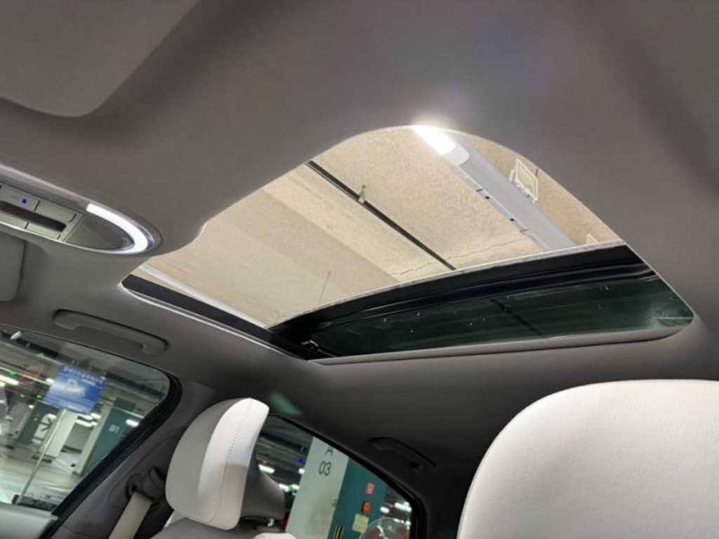 HYUNDAI Ioniq 6 - Vista 12