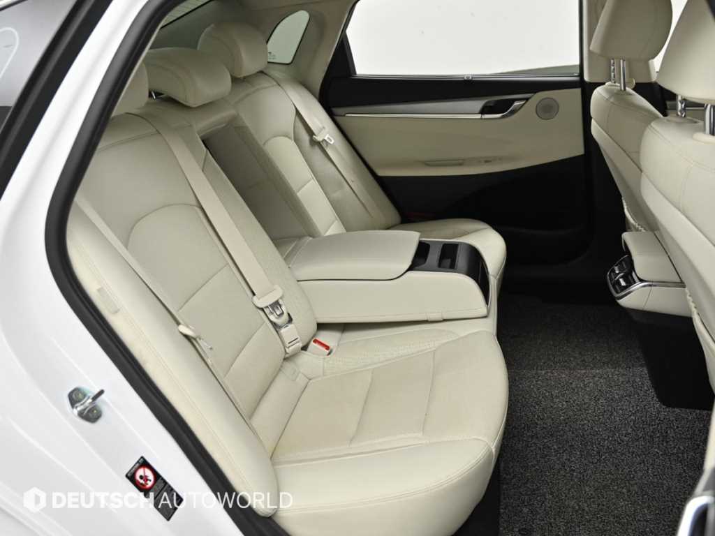 HYUNDAI Grandeur - Vista 11