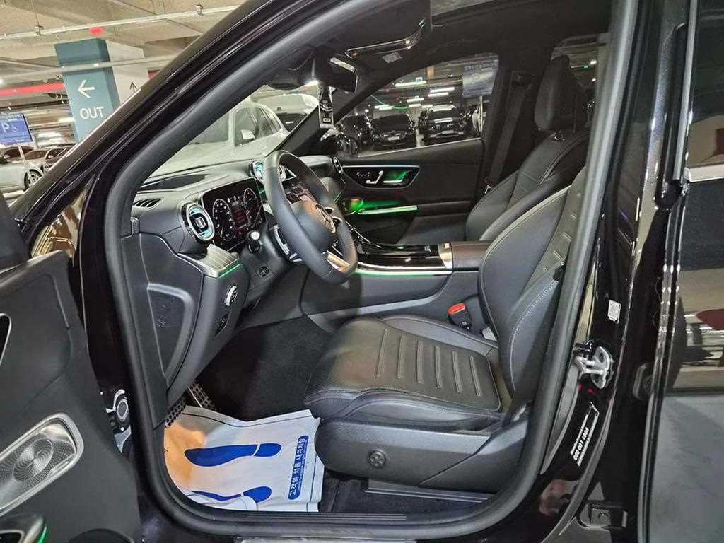 Mercedes Benz GLC Class - Vista 6