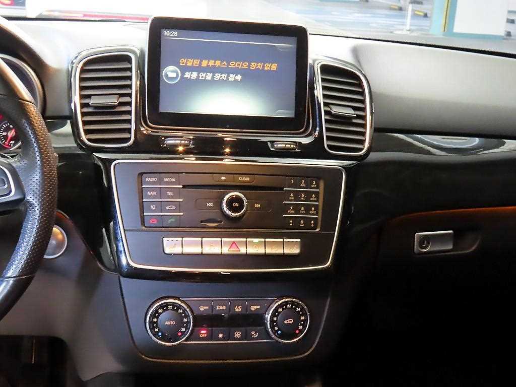 Mercedes Benz GLE Class - Vista 11