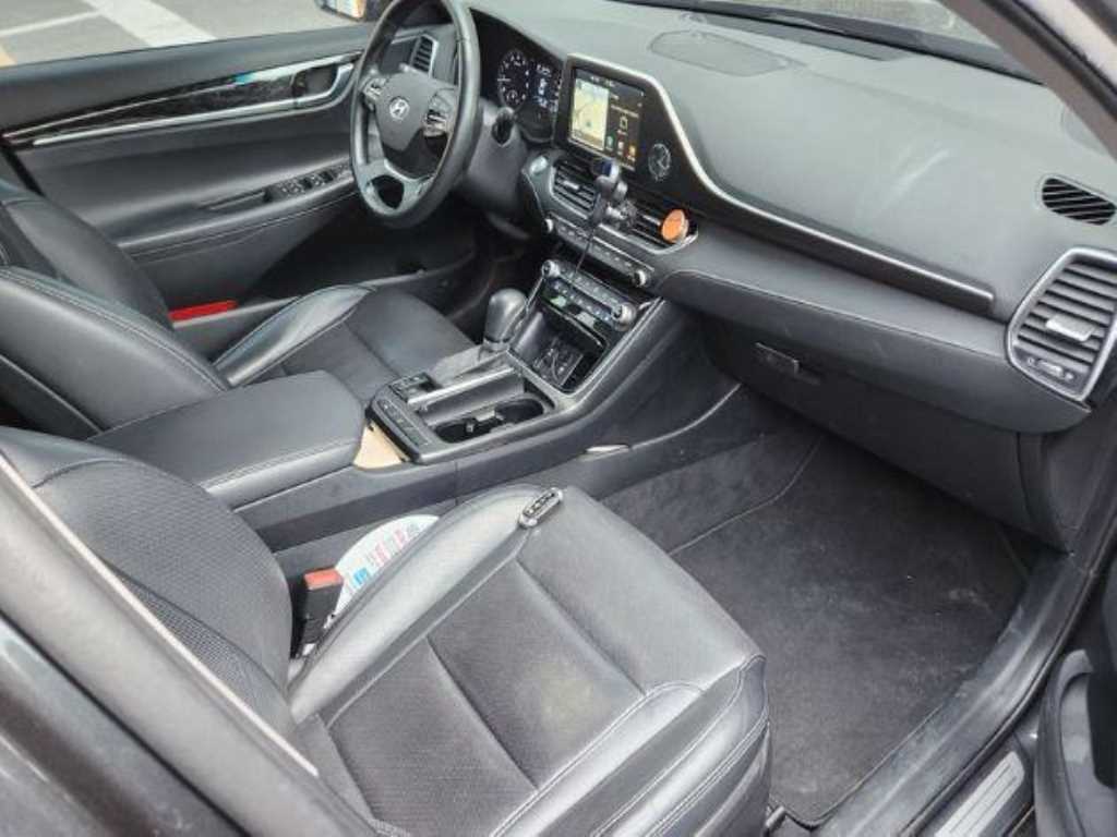 HYUNDAI Grandeur - Vista 5