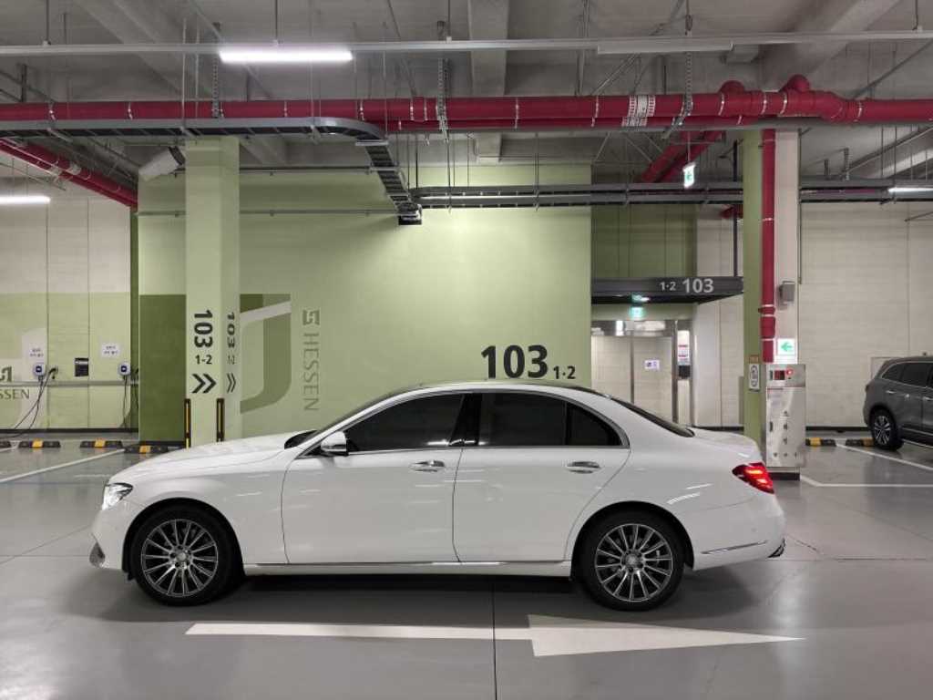 Mercedes Benz E class - Vista 2