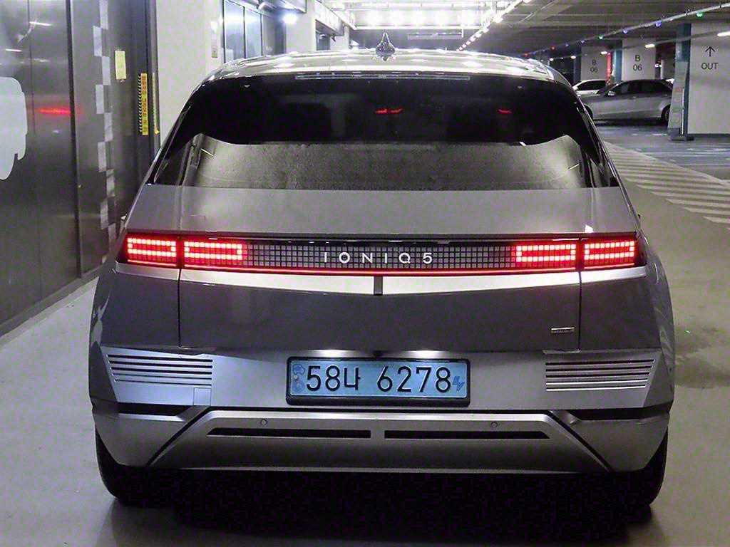 HYUNDAI Ioniq 5 - Vista 5