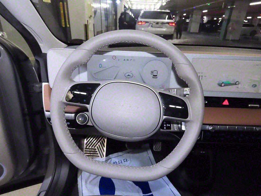 HYUNDAI Ioniq 5 - Vista 8