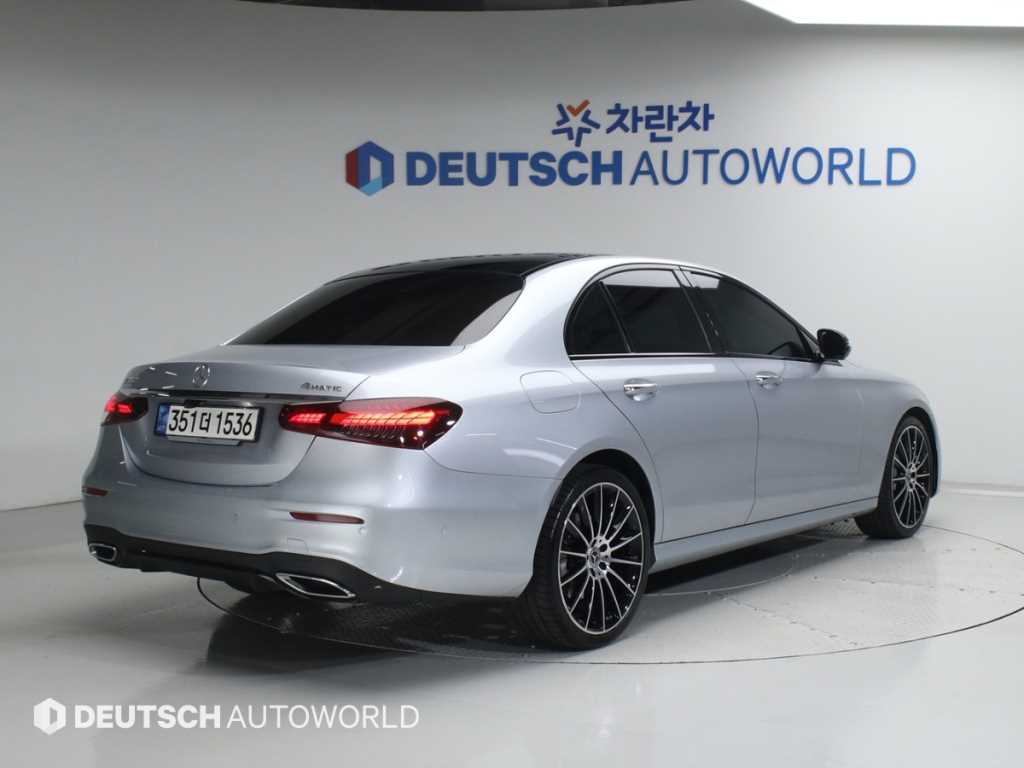 Mercedes Benz E class - Vista 2