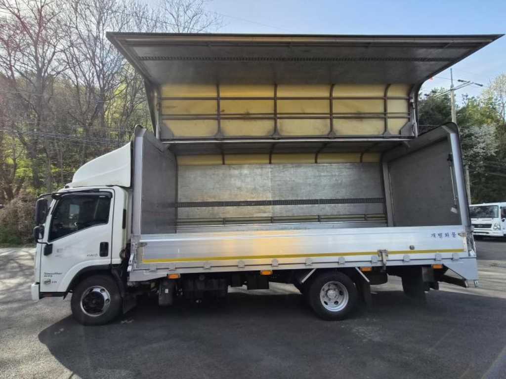 medium and large cargo truck - Vista 8