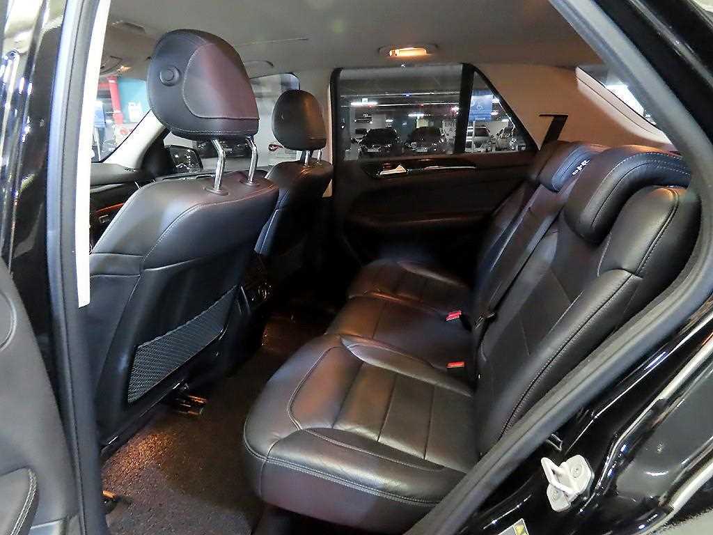 Mercedes Benz GLE Class - Vista 7