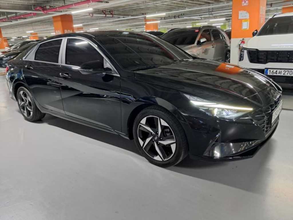 HYUNDAI Avante - Vista 2