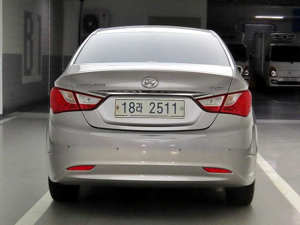 HYUNDAI Sonata - Vista 3