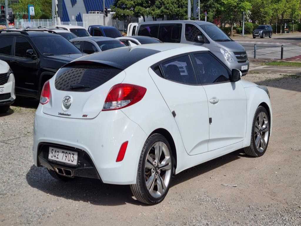 HYUNDAI Veloster - Vista 4