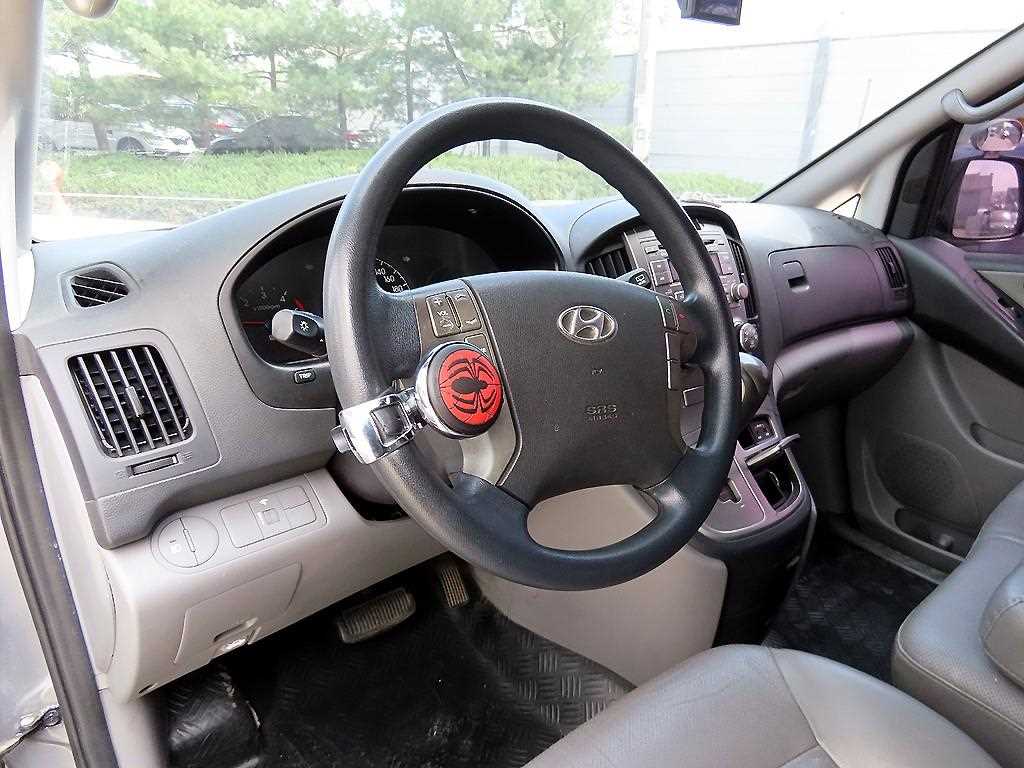 HYUNDAI Starex - Vista 7