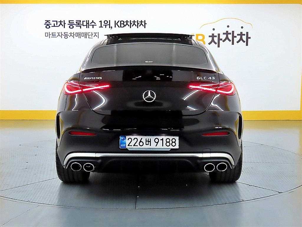 Mercedes Benz GLC Class - Vista 4