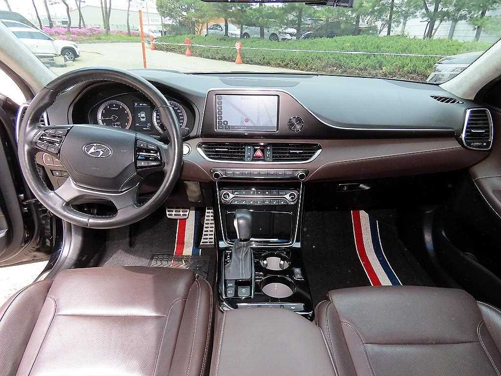 HYUNDAI Grandeur - Vista 7