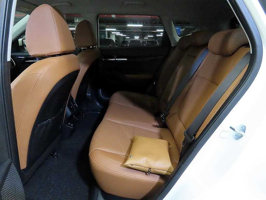 KIA Seltos - Vista 8