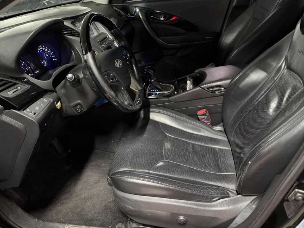 HYUNDAI Grandeur - Vista 4