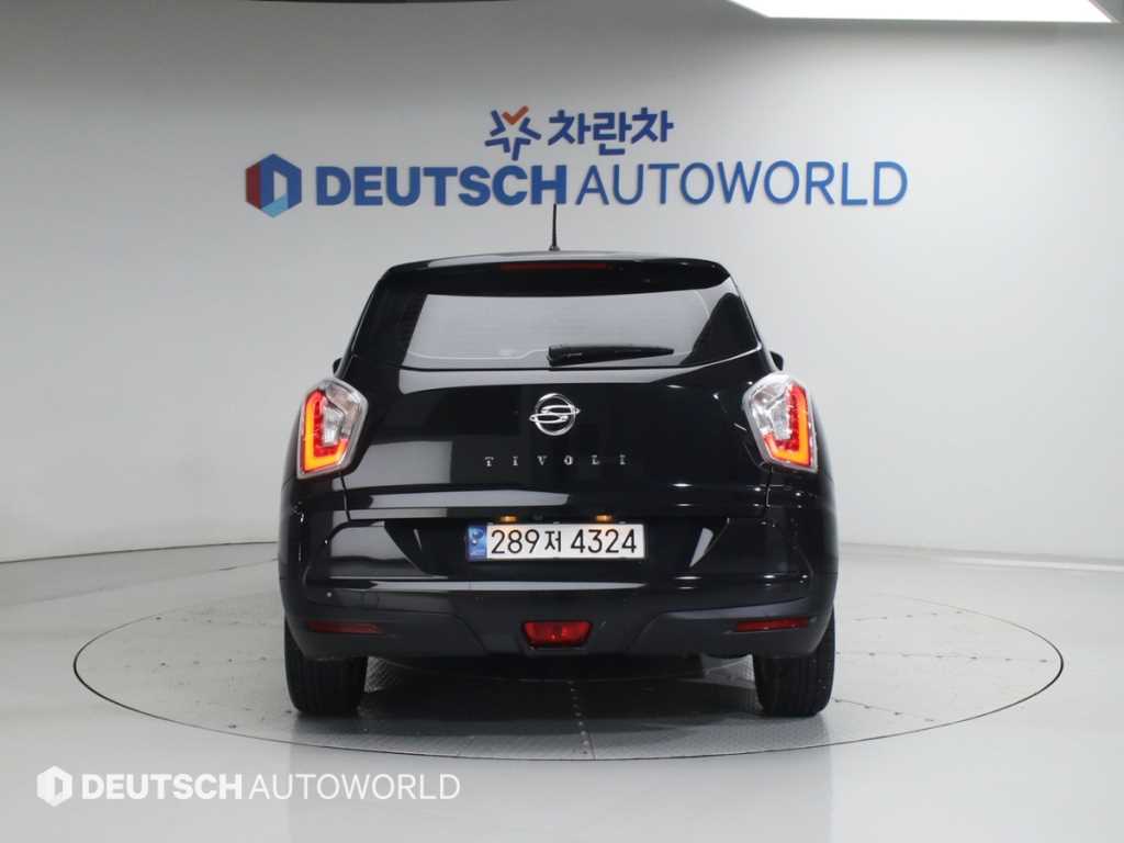Ssangyong Tivoli - Vista 4