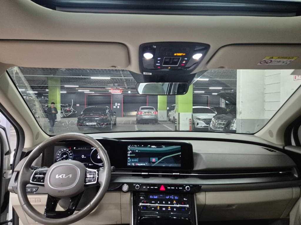 KIA Carnival - Vista 11