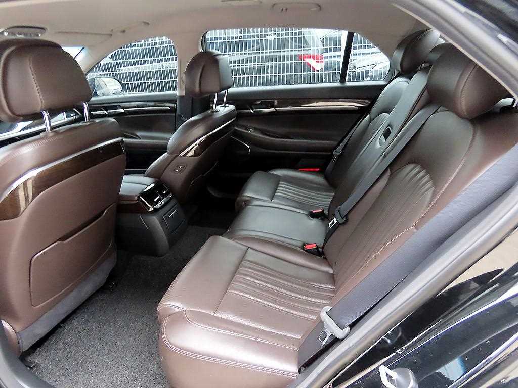 Genesis EQ900 - Vista 6