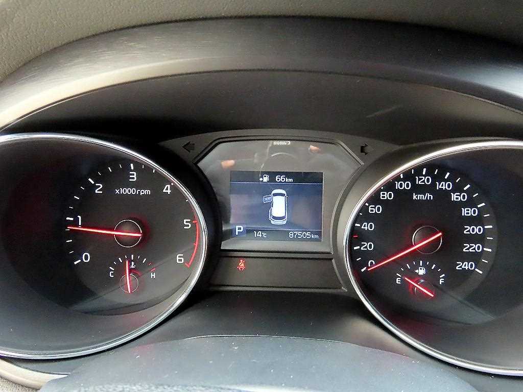 KIA Carnival - Vista 10